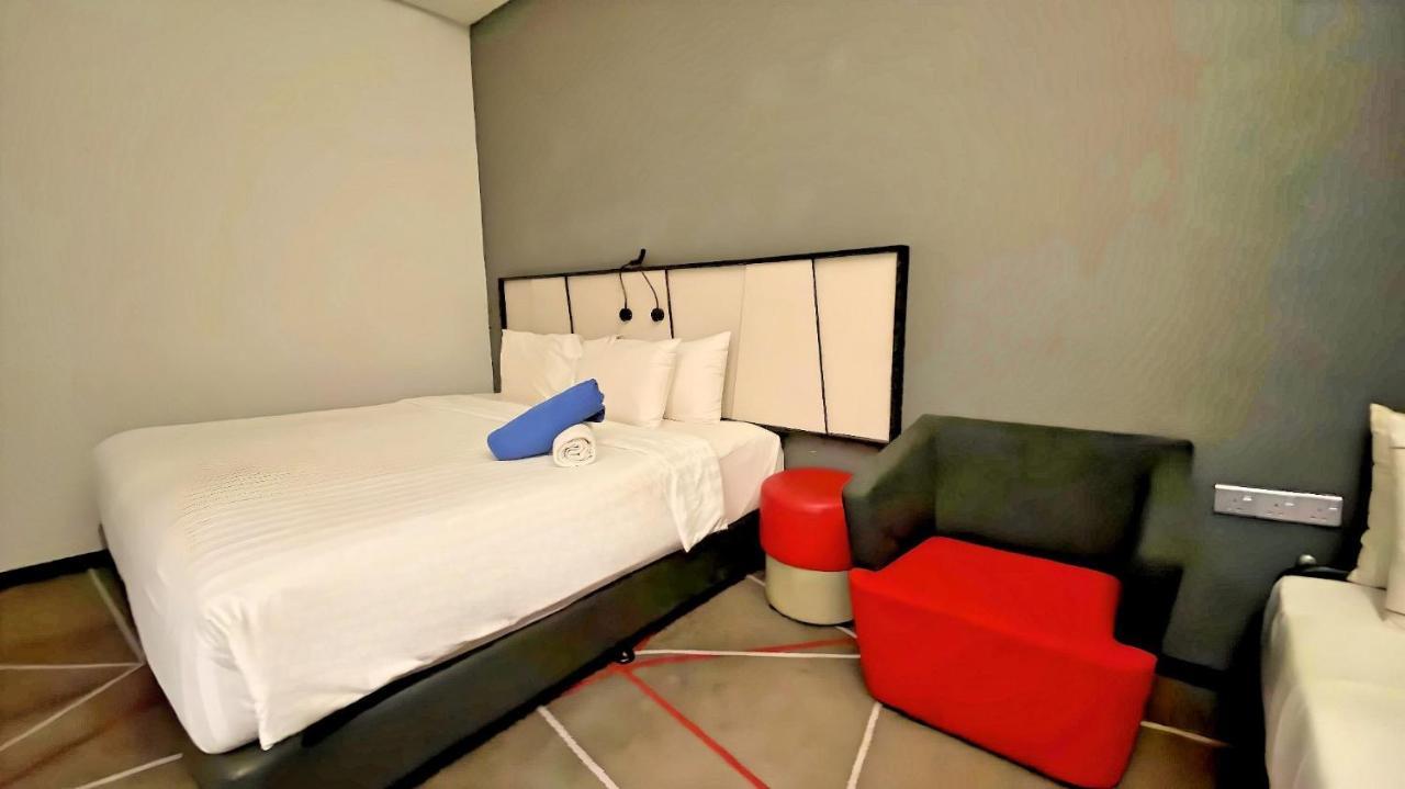 Hotel Red Kl @ Rev à Kuala Lumpur Extérieur photo